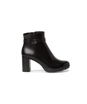 
Tamaris in onze webshop. fantastische enkellaarzen van het topmerk Tamaris. Dit model maakt je outfit helemaal compleet. Deze laarzen van Tamaris, artikelnummer 1-25014, bestel je gemakkelijk in onze webshop.