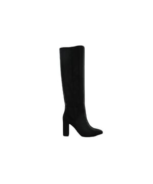 
De Krystal black-(1000) van Mexx is een echte blikvanger. De Krystal black-(1000) is uitgevoerd in de kleur Zwart. Bekijk ook onze overige collectie van Mexx op onze webshop!