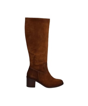 
De 8279 bota van Viguera is een echte blikvanger. De 8279 bota is uitgevoerd in de kleur Tabac. Bekijk ook onze overige collectie van Viguera op onze webshop!