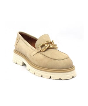 Babouche jouw favoriete merk? Op V&D vind je Babouche altijd in de uitverkoop in onze Babouche outlet dus sla snel je slag!
De G5201-2 g52012-02-beige van Babouche is een echte blikvanger. De G5201-2 g52012-02-beige is uitgevoerd in de kleur 02 beige. Bekijk ook onze overige collectie van Babouche op onze webshop!