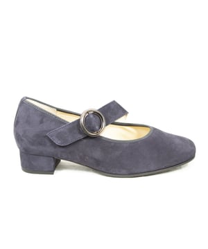 
Op zoek naar een schoen in de categorie Instappers? De 3000 Wijdte H van Hassia is een aanwinst voor elke schoenenkast. De schoenen van Hassia zijn gemaakt van Leer en hebben een voering van Leer. De 3000 Wijdte H is uitgevoerd in de kleur donkerblauw.