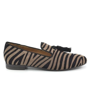 
De 25000 0 van Pedro Miralles is een echte blikvanger. De 25000 0 is uitgevoerd in de kleur BRUIN MET COMBINATIE [zebra acero]. Bekijk ook onze overige collectie van Pedro Miralles op onze webshop!