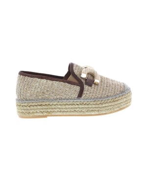 
De 2204 goa-natural van Viguera is een echte blikvanger. De 2204 goa-natural is uitgevoerd in de kleur Natural. Bekijk ook onze overige collectie van Viguera op onze webshop!