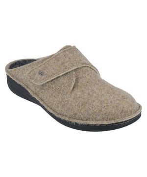 
De 06570 Roslyn 6570-482476 van Finn Comfort is een echte blikvanger. De 06570 Roslyn 6570-482476 is uitgevoerd in de kleur Gravel (06570 482476). Bekijk ook onze overige collectie van Finn Comfort op onze webshop!