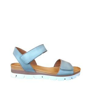 
Artikel A8570 AQMLBR  in de kleur soft aquamarine/light burnish shop je gemakkelijk en snel op onze webshop. Bekijk de gehele collectie van AQA Shoes online