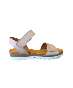 
Artikel A8570 ROSLBR  in de kleur siviglia rose/light burnish shop je gemakkelijk en snel op onze webshop. Bekijk de gehele collectie van AQA Shoes online