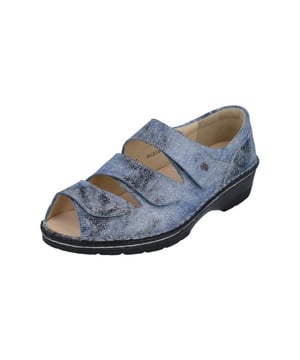 
De 02106 672124 672124 van Finn Comfort is een echte blikvanger. De 02106 672124 672124 is uitgevoerd in de kleur Hippie jeans. Bekijk ook onze overige collectie van Finn Comfort op onze webshop!