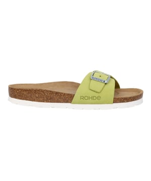
Vrijheid en comfort voor je voeten: deze ROHDE ALBA enkelbandige muiltjes van suède zijn gemaakt met een antislipzool en een diep, ademend voetbed met een flexibele kurk-latex kern. Het extra gedempte leren voetbed zorgt voor een zacht gevoel en de verstelbare gesp van de muilezel zorgt voor een variabele pasvorm. Dus wanneer u zin heeft in vrijheid: uw ALBA staat klaar.