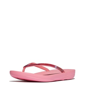 
Onze comfortabele strandslippers met microkristallen in een ombrémotief.