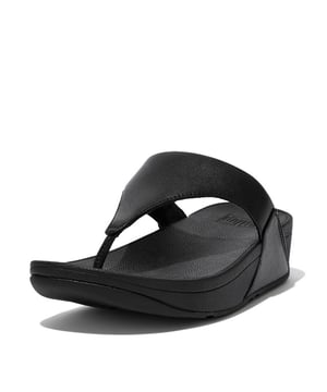 
De minimalistische leren Lulu-sandalen van FitFlop hebben een tijdloos driehoekig teenstuk en FitFlop's legendarische ergonomische Microwobbleboard-middenzool. Het is een klassieke keuze als je elk seizoen maar één nieuw paar wil kopen.