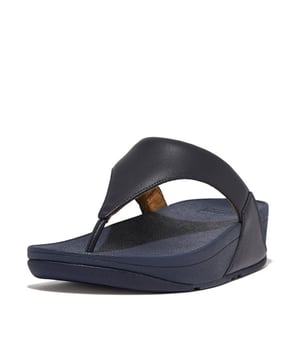  Fashionalert voor FitFlop   Steel de show bij elke gelegenheid   Combineer dit item met een van de andere musthaves bij V&D
De minimalistische leren Lulu-sandalen van FitFlop hebben een tijdloos driehoekig teenstuk en FitFlop's legendarische ergonomische Microwobbleboard-middenzool. Het is een klassieke keuze als je elk seizoen maar één nieuw paar wil kopen.