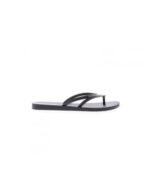 Nu in onze Damesschoenen Sale outlet; deze topper uit de collectie van Ipanema. Op V&D is het altijd Ipanema sale en elke dag nieuw aanbod van Ipanema.
De Ipanema Bossa slipper voor dames brengt een originele twist op de originele flip-flop. Ipanema Bossa's gespleten bandje inclusief vlecht-design geeft een vernieuwende touch aan je outfit.