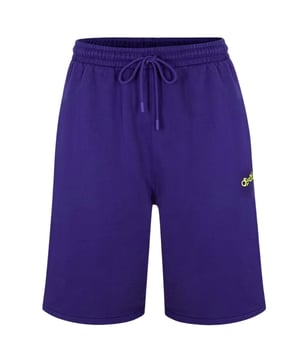 Off-White Opposite Arrow Skate Sweatshorts in Purple combine urban style with premium craftsmanship. Made in Italy from 100% cotton, these shorts offer superior comfort and breathability for everyday wear or active skate sessions. The distinctive opposite arrow design adds a bold aesthetic, enhancing your streetwear look while ensuring durability. Perfect for those who value both fashion and function, these sweatshorts bring a vibrant pop of color and unmatched quality to your wardrobe. Elevate your skate style with Off-White's signature blend of contemporary design and expert tailoring
