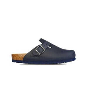 
Stijlvol en veelzijdig: deze ROHDE SUNNYS klomp is gemaakt met een antislipzool en een diep, ademend leren voetbed met een flexibele kurk-latex kern. De verstelbare gesp zorgt voor een variabele pasvorm en het robuuste leren bovenwerk zorgt niet alleen voor een comfortabele pasvorm, maar ook voor een moderne uitstraling. Van deze hoogwaardige SUNNYS heb je lang plezier.