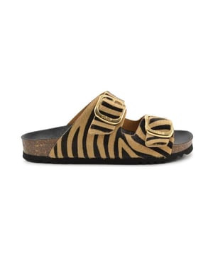 
De F30067 Noelle pony 0 van Scholl is een echte blikvanger. De F30067 Noelle pony 0 is uitgevoerd in de kleur bruin combi [2331]. Bekijk ook onze overige collectie van Scholl op onze webshop!