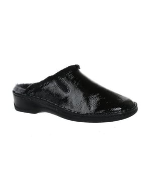 
Op zoek naar een schoen in de categorie Slippers? De 0019 1 schwarz napplack van Stuppy is een aanwinst voor elke schoenenkast. De schoenen van Stuppy zijn gemaakt van Lak en hebben een voering van Wol. De 0019 1 schwarz napplack is uitgevoerd in de kleur zwart.