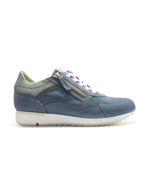 
De 6217 vers-0a van DL Sport is een echte blikvanger. De 6217 vers-0a is uitgevoerd in de kleur nabuk heaven. Bekijk ook onze overige collectie van DL Sport op onze webshop!