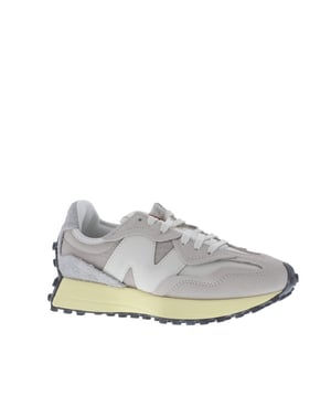 
New Balance 108668 in de kleur Gebroken Wit.