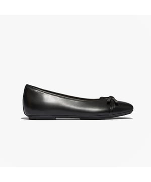 These slip-on ballerina shoes feature a leather upper, textile lining, and rubber sole, offering comfort and lightweight wear for casual occasions