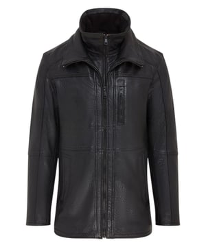Deze veelzijdige 3-in-1 jas voor heren is gemaakt van eersteklas lamsleer met een ademende linnen voering. Hij heeft een normale pasvorm en is voorzien van een stevige ritssluiting, drie buitenzakken en twee binnenzakken, voor een tijdloze stijl en dagelijkse bruikbaarheid. Belangrijkste kenmerken: 100% echt lamsleer Uniek 3-in-1 ontwerp voor veelzijdige styling Normale pasvorm voor comfort en bewegingsvrijheid Ademende linnen voering voor extra comfort Duurzame ritssluiting aan de voorkant Drie functionele buitenzakken Twee veilige binnenzakken Smart casual stijl voor elke gelegenheid Premium vakmanschap met lange levensduur