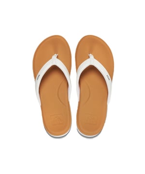 Het merk Reef staat bekend om zijn tijdloze uitstraling. Neem bijvoorbeeld dit item uit de nieuwe collectie van Reef. Geschikt voor elke gelegenheid en nu beschikbaar bij V&D!
Reef Slippers Cushion Cloud CJ0234 Wit / Bruin. Voor 23.59uur besteld, morgen geleverd.