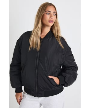 Wrap up in the latest coats and jackets and get out-there with your outerwearBreathe life into your new season layering with the latest coats and jackets from boohoo. Supersize your silhouette in a padded jacket, stick to sporty styling with a bomber, or protect yourself from the elements in a plastic raincoat. For a more luxe layering piece, faux fur coats come in fondant shades and longline duster coats give your look an androgynous edge.