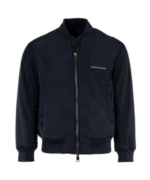 Leichte Jacke von der Marke ARMANI EXCHANGE. 2-Wege-Reißverschluss und Einschubtaschen, Baseballkragen, Bündchen-Abschlüsse, Logo-Patch, hochwertige Qualität.