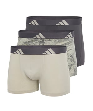 Sportliche Trunks für Herren im 3er Pack von der Marke adidas. Aus weicher Stretch-Baumwolle mit bequemem Logobund. Langlebig, guter Feuchtigkeitstransport.
