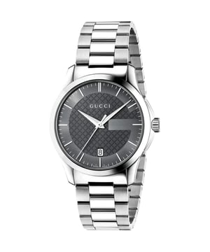 Ervaar de elegantie van de Gucci G-Timeless YA126441 Unisex Horloge, een perfecte mix van moderne stijl en Zwitserse vakmanschap. Dit ingetogen horloge heeft een 38mm roestvrijstalen kast en een opvallende grijze wijzerplaat met een diamanten patroon. Luminiscente zilverkleurige wijzers en indexmarkeringen verbeteren de zichtbaarheid, terwijl het krasbestendige saffierglas voor duurzaamheid zorgt. Met een praktische datumweergave en waterbestendigheid tot 50 meter is dit horloge ideaal voor zowel dagelijks gebruik als speciale gelegenheden. Omarm verfijnde luxe met dit tijdloze accessoire.