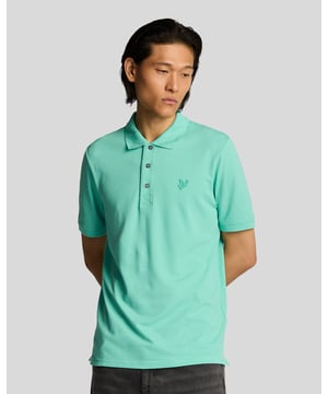 Een garderobe-essentieel, dit poloshirt combineert klassieke stijl met premium comfort. Gemaakt van superfine katoen, biedt het een zachte, ademende feel met een schone, reguliere pasvorm die geschikt is voor elke gelegenheid.

- Gemaakt van superfine katoen voor zachtheid en ademend vermogen
- klassieke polokraag met een tweeknoopsluiting
- Geborduurd arendlogo voor een kenmerkende afwerking
- Duurzame constructie, gebouwd om lang mee te gaan