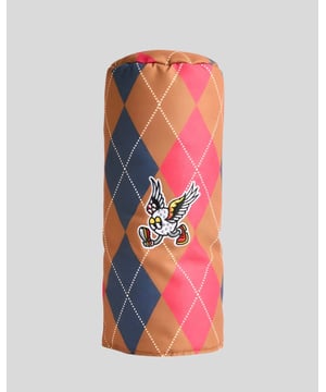 Welcome to 'Friends of a Feather - Golf Together’ 
A collaboration by Aussie golf lifestyle brand, Birds of Condor,  the UK’s classic heritage label, Lyle  Scott. A dreamy juxtaposition of each brands logo through fashion, function and region. 
The drop delivers timeless argyle with a modern twist and some fresh silhouettes featuring custom Winged Golf Ball art by Australian tattoo artist, Dan Coy. 

Fits All Standard Drivers
Argyle Print 
Embroidered Winged Golf Ball
Durable Tentile Outer Shell 
UV  Weather Proof + Anti Mildew Protection
Navy Inner Soft Crystal Velvet Lining 
Strong Elastic Top Band - It’ll Never Fall Off
Quick On / Off / Go Cylindrical Design 