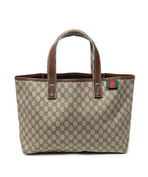 Gucci Tassen Web Shopping Tote  Schoudertas in de Beige/Bruin Gecoat canvas in de Goud  hardware. Het product is in In Uitstekende Staat (A).
  Afmetingen: 27x28x11 cm 
  Inclusief accessoires: None
  Opmerkingen over de buitenkant: Licht geschaafde velgen
Opmerkingen over de band/het handvat: Lichte slijtage
  BrandCo Paris vindt zeldzame artikelen in de beste staat voor ongelooflijke prijzen. Het is de moeite waard om geduldig te zijn! Koop met vertrouwen: alle artikelen van BrandCo Paris worden zorgvuldig geselecteerd en geverifieerd door ons team van experts.

  Alle artikelen worden geleverd met een certificaat van echtheid en verpakt door BrandCo Paris.

  Classificatietabel voor de conditie van het artikel:

  N (als nieuw)
  AA (perfecte staat)
  A (uitstekende staat)
  AB (zeer goede staat)
  B (goede/redelijke staat)