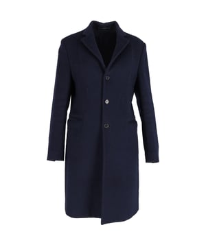 VINTAGE, RRP AS NEW
Embrace timeless elegance with the Acne Studios Overcoat. Made from a warm wool material in a sophisticated navy blue hue, this overcoat is a must-have for the colder months. The notched collar adds a touch of classic style, while the button front closure ensures a polished and tailored fit. With two side pockets, you can keep your hands warm or store small essentials while on the go.  Acne Studios Overcoat in Navy Blue Wool Condition: Very good Sign of wear: Light wear throughout Material: Wool Color: Navy blue Size: FR46 SKU: 351403