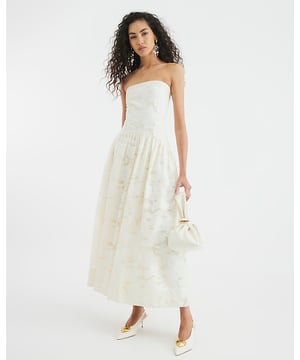 Bandeau neckline, Sleeveless, Detachable straps, Midi length