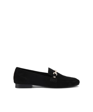 This KG Kurt Geiger Million Loafer arrives in a black microsuede. There is a gold tone horse bit chain across the elongated vamp.