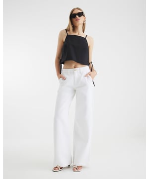 Denim fabric, Low rise, Baggy fit, Wide leg, Belt loops, Pockets, Zip and button fastening