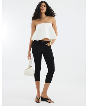 Denim fabric, Skinny fit, High rise, Cropped leg, Belt loops, Pockets, Zip and button fastening
