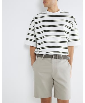 Slim fit, Belted, Belt loops, Side slip pockets, Concealed fastening, Stretch detail