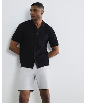 Slim fit, Belted, Belt loops, Side slip pockets, Concealed fastening, Stretch detail