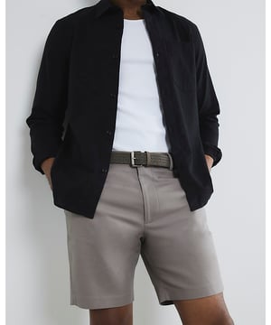 Slim fit, Belted, Belt loops, Side slip pockets, Concealed fastening, Stretch detail