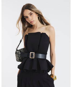 Bandeau neckline, Sleeveless, Structured fit, Belted, Zip fastening