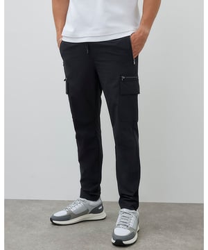 Skinny fit, Utility pockets, Elasticated drawstring waist, Comfort stretch, Engineered fit