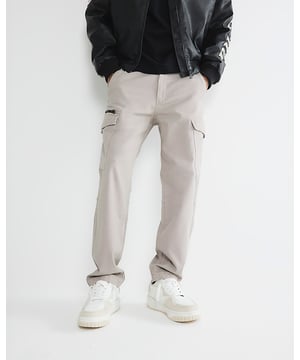 Regular fit, Belt loops, Utility pockets, Cuffed hem, Button and zipped fastening