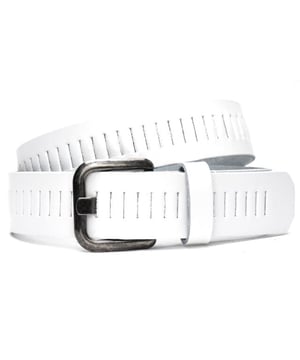 
<p>Deze mooie <strong>lederen riem</strong> van het merk <strong>Timbelt</strong> heeft een nikkelvrije gesp en past altijd perfect omdat deze riem is voor zien van sleufjes zodat de <strong>riem</strong> altijd op de juiste maat is in te stellen waardoor deze altijd comfortabel zit en aanvoelt. Deze riemen van <strong>Timbelt</strong> zijn geschikt voor zowel dames als heren.</p>

<p>Deze<strong> riem </strong>is niet in te korten en de <strong>riem</strong> is 4 cm breed.</p>

<ul>
	<li>Maat 85 (totale lengte 100 cm): Geschikt voor een omtrek van 81 tot 90 cm</li>
	<li>Maat 95 (totale lengte 110 cm): Geschikt voor een omtrek van 91 tot 100 cm</li>
	<li>Maat 105 (totale lengte 120 cm): Geschikt voor een omtrek van 101 tot 110 cm</li>
	<li>Maat 115 (totale lengte 130 cm): Geschikt voor een omtrek van 111 tot 120 cm</li>
	<li>Maat 125 (totale lengte 140 cm): Geschikt voor een omtrek van 121 tot 130 cm</li>
</ul>
