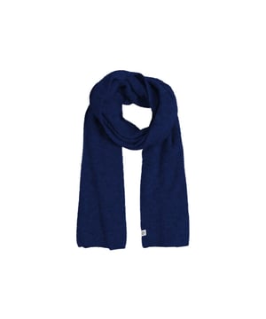 
Kleur: soda blue mel <br>
Materiaal: 30% polyamide gerecycled , 20% wol, 18% alpaca wol, 10% polyamide, 3% elastaan, 19% acryl
