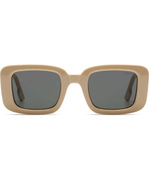 Avery zonnebril in licht amandel bruin.. Frame maat 49 X 38.2. Bio Nylon frame met solid smoke grijze lens kleur. 100% UV400 protection. Cat. 3 krasvrij polycarbonate lens. Incl. opberg zakje en poets doekje.