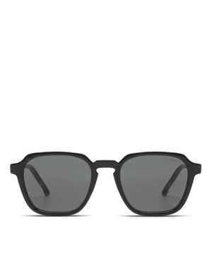 
<p>Een zwarte zonnebril van het merk KOMONO. De Matty Black Tortoise heeft 100% UV400-bescherming en een krasbestendige pc-lens.</p>
<p>Afmeting frame: 139mm X 47,1mm</p>
<p>KOMONO brengt innovatie en eigentijds design in de wereld van accessoires. Met zijn geïnspireerde stijl, verrassend kleurenpalet en vooruitstrevende esthetiek is KOMONO er ​​al meer dan tien jaar in geslaagd om grenzen te verleggen.</p>
<p><strong>Eigenschappen:</strong></p>
<ul classs="wmd-bullets">
<li><span>SKU:</span> 11130-02-13385</li>
<li><span>MPN:</span> KOM-S9525</li>
<li><span>Merk:</span> Komono</li>
<li><span>Hoofdkleur:</span> Zwart</li>
<li><span>Materiaal:</span> Kunststof</li>
<li><span>Breedte:</span> Normaal</li>
<li><span>Uitneembare zool:</span> Nee</li>
</ul>
<p>Amigo is officieel verkooppunt voor producten van <a href="https://www.amigo.nl/merken/komono/">Komono</a> en helpt je graag verder. Indien je je Matty bestelt voor 16:00, dan wordt je bestelling, indien op voorraad, nog op dezelfde da