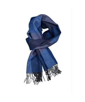 
Michaelis Shawl Blauw PM1S30006A/M met artikelcodePM1S30006A/M .  van het materiaal 100% Wol. Extra specificaties: , , , , kleur Blauw.