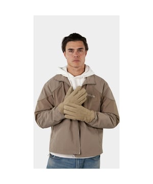 
Barts Handschoenen Bruin Yogu Gloves 5631/24 met artikelcode5631/24 .  van het materiaal 100% Polyester. Extra specificaties: , , , , kleur Bruin.