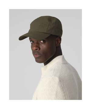 
- Over het merk: De kleding van J.C. RAGS is van oorsprong simpel, zoals je dat van een nuchter Nederlands fashionlabel zou verwachten. De mooiste basics die onmisbaar zijn in de garderobe van iedere man! Dit heeft dan ook in grote mate het succes van J.C. RAGS bepaald. Inmiddels is J.C. RAGS dan ook uitgegroeid tot een sterk mannenmode merk. Met de kleding van J.C. RAGS kun je je eigen unieke stijl creëren! De collecties zijn op en top mannelijk en richt zich vooral op de man die van comfortabele, casual maar toch stijlvolle kleding houdt. Ideaal als je het belangrijk vindt om er trendy uit te zien, maar daar niet al teveel moeite voor wil doen. Met J.C. RAGS zit je eigenlijk altijd goed!